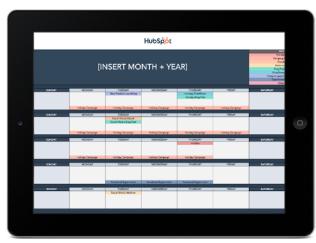Modèle de calendrier de médias sociaux de HubSpot illustré dans un ipad