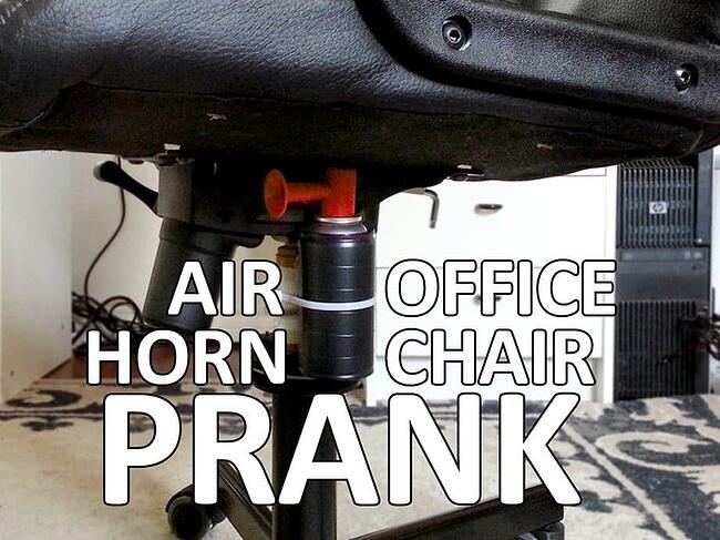farces de bureau: chaise airhorn farce