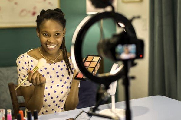 Les meilleures marques de tactiques de marketing vidéo investissent dans [+Which Are Losing Steam]